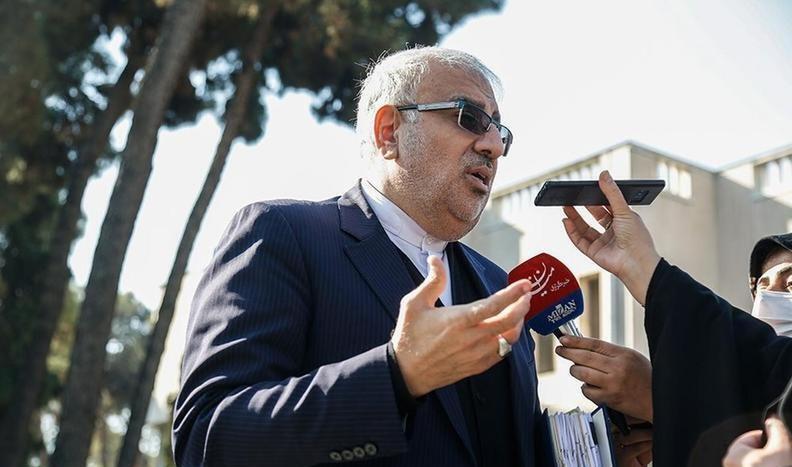 وزیر نفت: مردم به شایعات توجه نکنند؛ افزایش قیمت بنزین در دستور کار امسال دولت و مجلس نیست / در تامین سوخت و بنزین هیچ مشکلی نداریم/ همه جایگاه‌های کشور فعال هستند