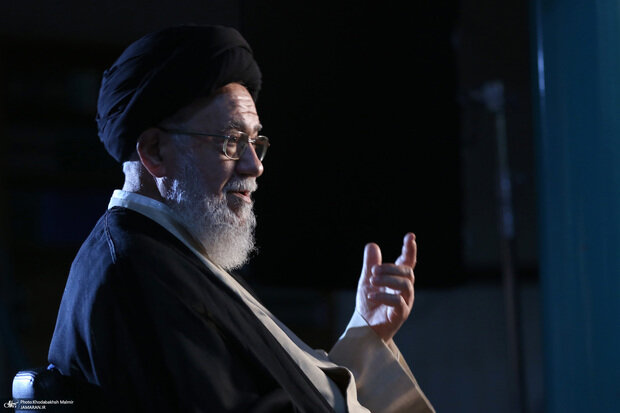   موسوی خوئینی‌ها: آنهایی که به خاتمی می‌تازند، غافل هستند که خودشان ضرر می‌کنند/آیا می‌شود از مشارکت ادعایی ۴۰ درصدی (با احتساب آرای باطله) خشنود بود؟