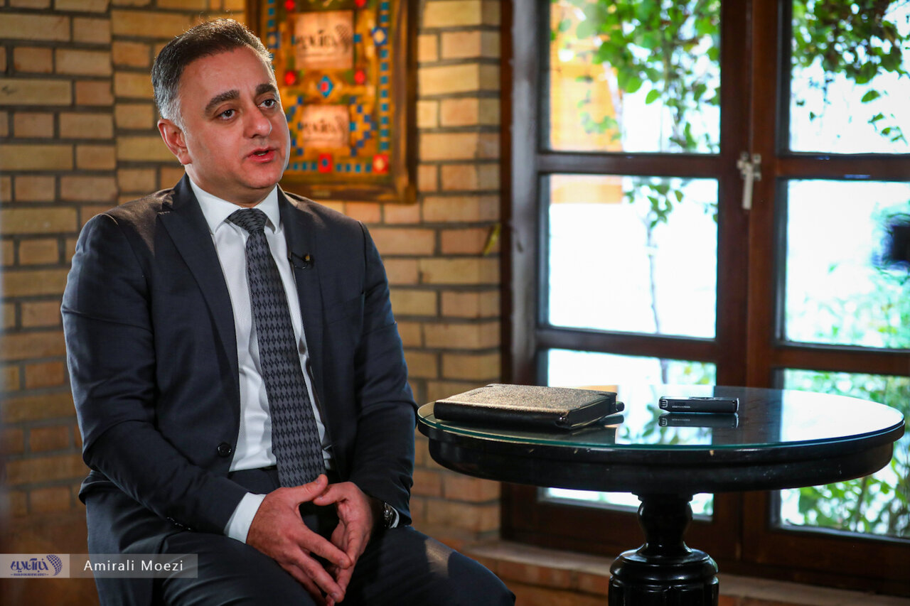 خودروسازان و قطعه‌سازان توان معجزه ندارند پیش‌بینی جالب یک کارشناس درباره بازار خودرو در سال ۱۴۰۳/ احتشام‌زاد: آزمایش خون صنعت خودرو نشان می‌دهد شدیدا بیمار است