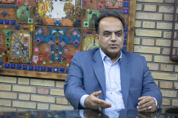  تحلیل رییس اتحادیه طلا و جواهر از وضعیت خرید و فروش طلا چگونه قدرت طلا سقوط کرد؟/ مردم طلا می‌فروشند تا خانه اجاره کنند/ عروس‌ودامادها به سمت بدلیجات و نقره رفته‌اند