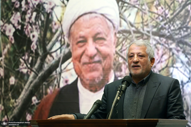  محسن هاشمی: اکثر پست هایی که آیت الله هاشمی داشت انتخابی بود/ دغدغه آیت الله هاشمی رفاه مردم بود/ الان فقر دشمن اصلی مردم شده است