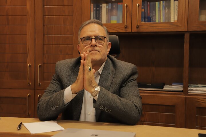  تورم در دولت اول روحانی به این دلایل مهار شد ۱۲۰ دقیقه نفس‌گیر با ولی‌الله سیف/ پشت پرده عبارت «تقریبا هیچ» درباره‌ی برجام چه بود؟/ در سریال گاندو بی‌انصافی کردند