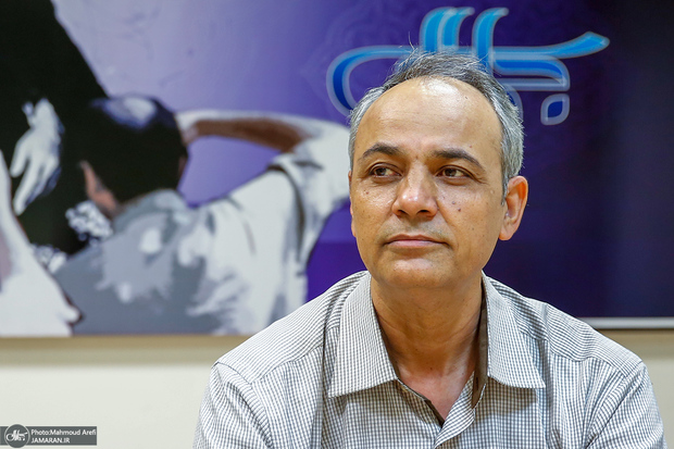  در کانال تلگرامی نوشت؛ زیدآبادی: انتقاد لاریجانی از انقلابی های کاسب کار صحیح است؛ اما نظرِ خودِ لاریجانی در مورد تقسیم‌ها پست‌ها در کشور چیست؟ فقط دایره را قدری گشاده‌تر بگیرند تا شامل همراهان وی هم بشود؟