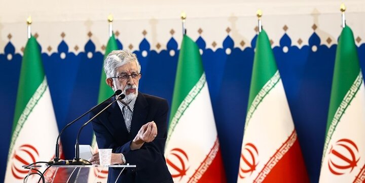 حدادعادل: زنان فقط جزو سیاهی لشکر تجمعات و راهپیماهی ها نیستند/ وظیفه سیاسی مهمتر از انتخابات نداریم