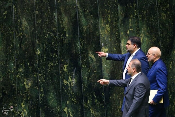  پوردهقان: مرزبندی‌های اصولگرایی و اصلاح‌طلبی در مجلس کمرنگ شده است عضو فراکسیون مستقلین: قالیباف گزینه آرمانی نه اما «خیرالموجودین» بود /سهم بالایی از آراء او متعلق به مستقلین بود