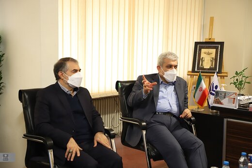 همرنگ نمایی آقای سخنگو برای بقا در سومین دولت / مردی برای تمام فصول