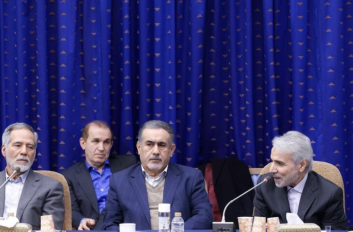 ربیعی خطاب به رئیسی: مدام اساتید دانشگاه‌ها را اخراج می‌کنید، اما وزیر علوم شما تکذیب می‌کند/ نوبخت: مردم در فشار اقتصادی شدیدی قرار دارند