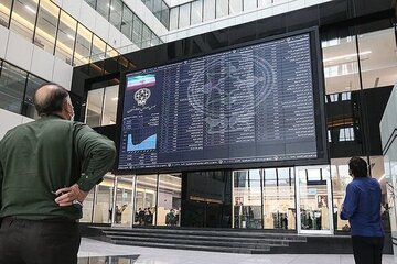  پشت پرده ریزش‌های پی در پی بازار سهام چیست؟ بورس سقوط کرد/ سهامداران وحشت‌زده شدند