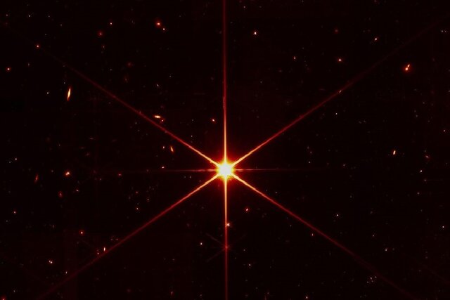 تلسکوپ "جیمز وب" تصویری رنگی از یک ستاره درخشان منتشر کرد