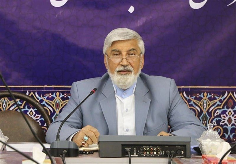  ترقی، عضو موتلفه: تاکنون شورای ائتلاف با جبهه پایداری درباره ارائه یک لیست واحد به نتیجه نرسیده‌اند / بین حداد عادل، آقاتهرانی و محصولی گفتگو‌هایی شکل‌گرفته و پیام‌های نیز رد و بدل شده است