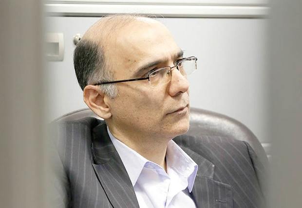  ذاکریان، استاد دانشگاه: گروهی از مخالفان مذاکره، نفوذی هستند / آنها مسیر کم‌هزینه و پرثمر تأمین منافع ملی ایران را سد می‌کنند/ بانک های کشورهای عضو بریکس با ایران کار نمی کنند