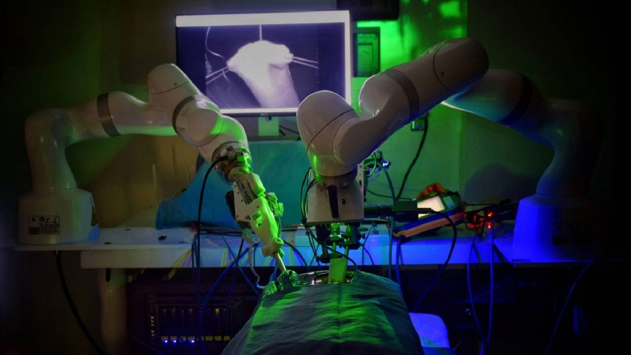 انجام اولین عمل جراحی پیچیده توسط ربات بدون دخالت انسان