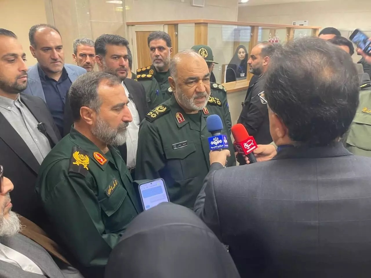  سردار سلامی: از ملت ایران درخواست می‌کنم انتخابات پیش‌رو را بسیار سرنوشت‌ساز بدانند / روز جمعه برای رضای خداو و حمایت از وطن، اسلام، رهبر معظم انقلاب و اعتقادات پای صندوق‌های رای حاضر شوید 