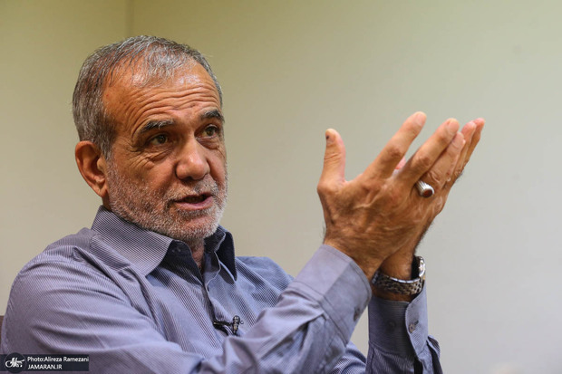  پزشکیان: در رابطه با افغانستانی‌ها بسیار بی حساب و کتاب رفتار شده/ نباید مرزهای ما رها باشد/ این اتفاقات در هیچ کجای دنیا اتفاق نمی‌افتد/ آیا ما به راحتی می‌توانیم به آذربایجان یا ارمنستان برویم؟!