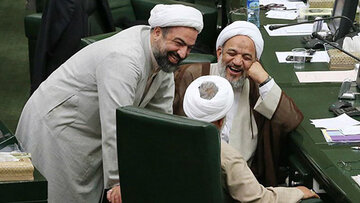  تقسیم کار فرزندان معنوی مصباح در انتخابات مجلس ۱۴۰۲ تاکتیک انتخاباتی دوقلوهای «پایداری - شریان» /اصولگرایان دقیقه ۹۰ غافلگیر می شوند؟