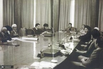 نکاتی درباره ۶ سند تازه منتشر شدۀ شورای انقلاب توصیف جنجال برانگیز درباره آیت الله هاشمی رفسنجانی /مهندس بازرگان به امام تحمیل شده بود؟