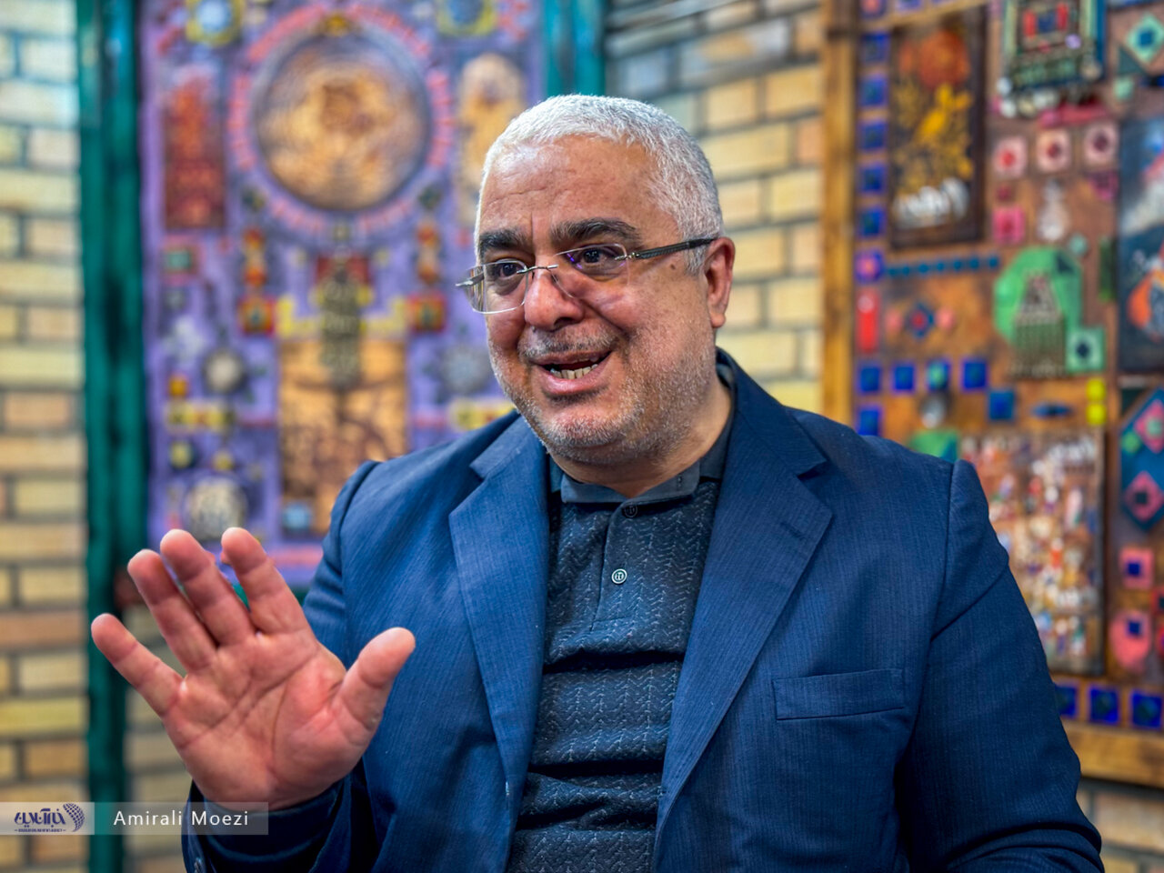 پیشنهاد متفاوت به وزیر کشور: لطفا برای ۲۵ میلیونی که در انتخابات شرکت کرده‌اند پیامک تشکر بفرستید!