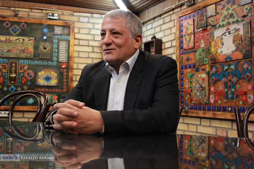  محسن هاشمی: رئیسی، دولت هماهنگی ندارد / شاید با فشار مجلس آینده تغییراتی در کابینه صورت گیرد./دولت در حل مشکل تورم، بازار خودرو، فیلترینگ و حجاب موفق نبوده است