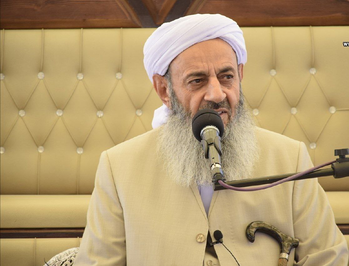  اطلاعیه مولوی عبدالحمید درمورد حمله به کلانتری ۱۶ زاهدان: برائت خویش را از هر نوع خشونت و حملۀ مسلحانه و هر حرکتی که باعث ناامنی باشد اعلام می‌دارم 