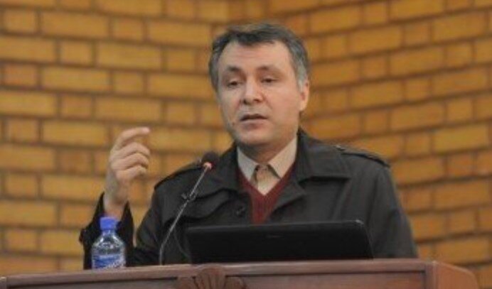 کنایه فاضلی به رئیسی: فساد چای دبش بیخ گوش شما رخ داد، شما که انقدر حساسید این لینک را امضا کنید