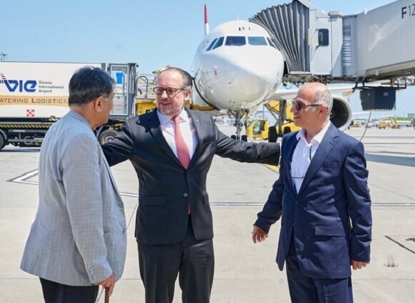 جاوید قربان اوغلی: به خاطر شعار‌های غیرمنطقی فرصت احیای برجام از دست رفت 