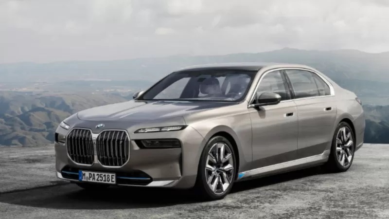  جهان خودرو؛ نسل جدید سری ۷ ب‌ام‌و و شاسی‌بلند لوکس بنز رونمایی شد ا