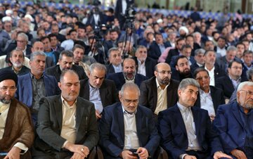  مسئولان اجرایی انتخابات نباید شائبه حمایت از یک جریان را ایجاد کنند سلیمی نمین: حضور معاون رئیسی در «همایش انتخاباتی مبنا»، نسنجیده و ناپخته بود /مجریان انتخابات بیشتر دقت کنند