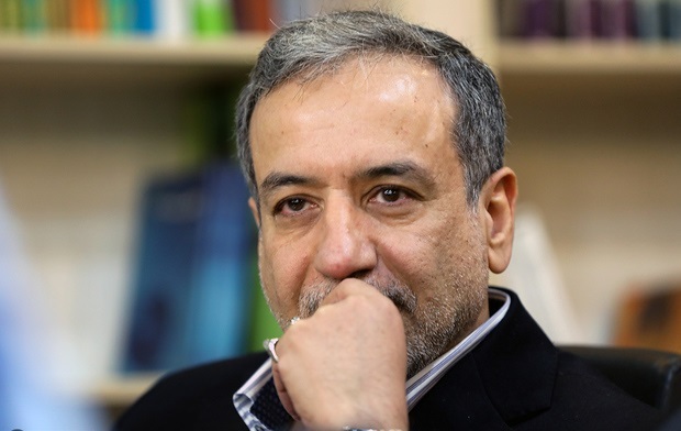  عراقچی: در جلسه اعضای شورای عالی امنیت ملی با رهبری، نظر این بود که از سر احساسات به ترور سردار سلیمانی جواب ندهیم / سردار سلیمانی سر قضیه برجام هیچ وقت برخورد بدی با ما نداشت؛ این موضوع را با دید مثبتی دنبال می‌کرد