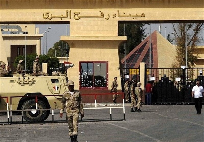  پایان بی‌نتیجه مذاکرات قاهره؛ آماده‌باش ارتش مصر همزمان با احتمال حمله اسرائیل به رفح/ اعزام ۴۰ تانک و نفربر زرهی به شمال شرق سینا / نتانیاهو به وزیر خارجه آمریکا: عملیات در رفح ممکن است طی دو هفته آینده آغاز شود 