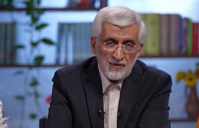  حسین انتظامی خطاب به جلیلی: اگر یک رستوران به دلیل بی حجابی پلمب شود یا یک خودرو توقیف شود راه حل شما برای این مسئله چیست؟ / جلیلی: شما عمق راهبردی مسئله را درک نمی‌کنید!