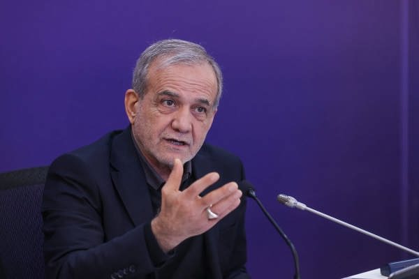  پزشکیان: معتقد بودم گفت‌وگو کنیم بهتر است، ولی وقتی رهبری گفتند با آمریکا گفت‌و‌گو نشود، گفتیم گفت‌و‌گو نخواهیم کرد