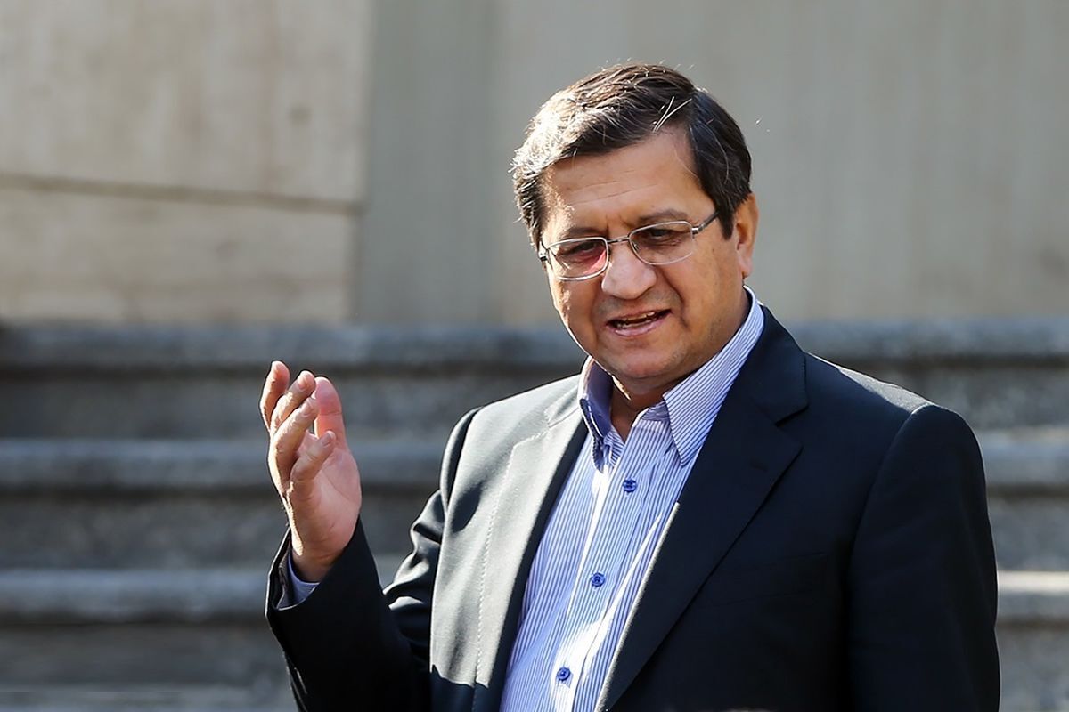 واکنش همتی به گشایش ارزی از طریق تسهیلات صندوق بین المللی پول: صندوق دیگر بخشی از استکبار نیست؟  