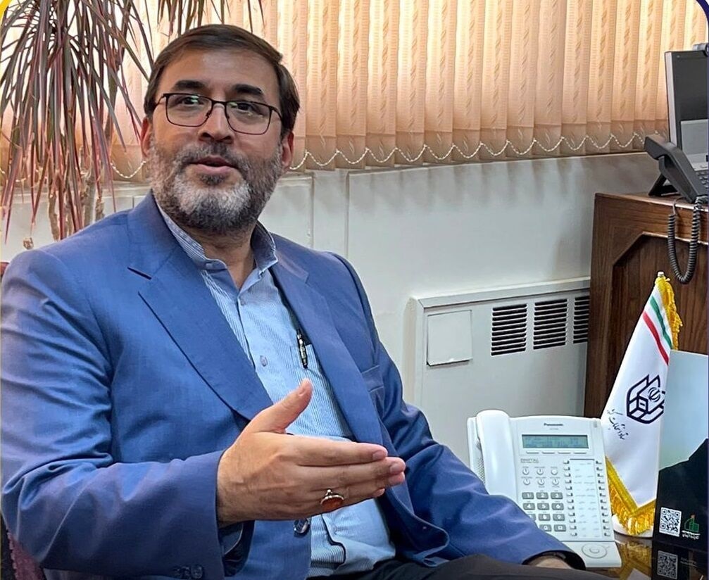 معاون سابق وزیر کشور: با مشاهده اصرار بعضی نمایندگان به استیضاح وزیر کشور، تصمیم به کناره گیری گرفتم / طرح استیضاح به بهانه بخشنامه‌ای قانونی، بدعتی عجیب و بهت‌آور بود