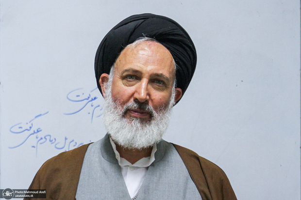 آیت الله ایازی: نباید حجاب شکل سیاسی پیدا کند/ جریمه کردن مساله را حل نمی کند/ گزارش خاتمی درباره حجاب بسیار جامع بود/ اگر استاد نتواند نقد خودش را بگوید، اصل آزادی کجا می‌رود؟ 