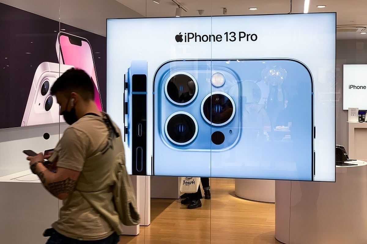  علیرضا بیگی، نماینده مجلس درمورد منع واردات آیفون: رویایی با تکنولوژی و ایجاد انحصار نتیجه ندارد / ورود مجلس به این مسائل دخالت در امور اجرا محسوب می‌شود