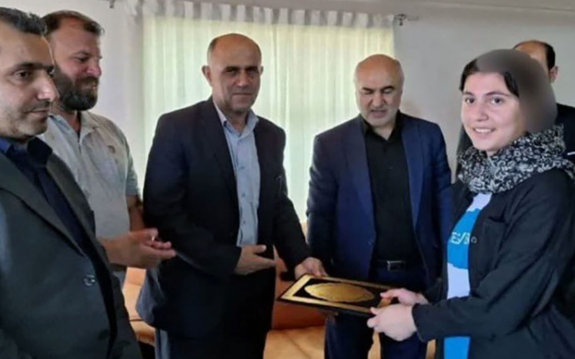  دستور وزیر کشور برای بررسی حواشی تقدیر فرماندار کلاردشت از یک دختر ورزشکار