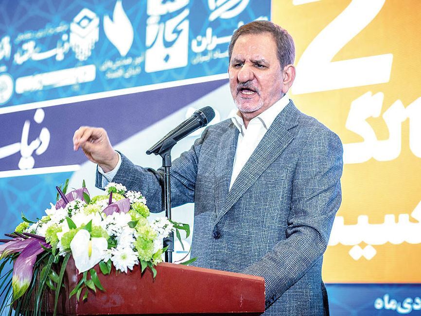 جهانگیری: رئیس‌جمهور چین وقتی به ایران آمد اصرار کرد که قرارداد راه‌آهن تهران-مشهد حتما در همان سفر امضا شود، اما به محض خروج ترامپ از برجام، آن پروژه جزو اولین پروژه‌هایی بود که کنار گذاشته شد