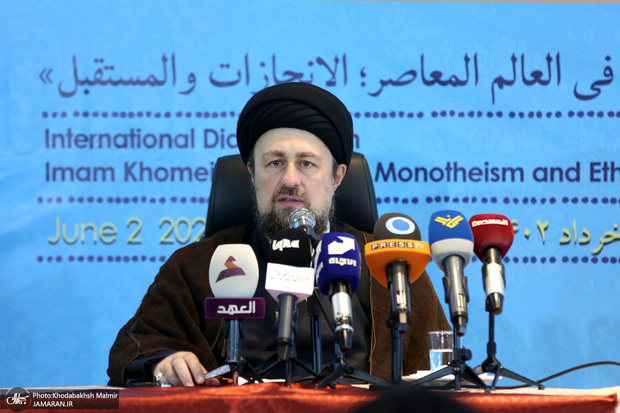  سید حسن خمینی: آخوندی که‌ در خدمت قدرت‌ باشد آخوند نیست