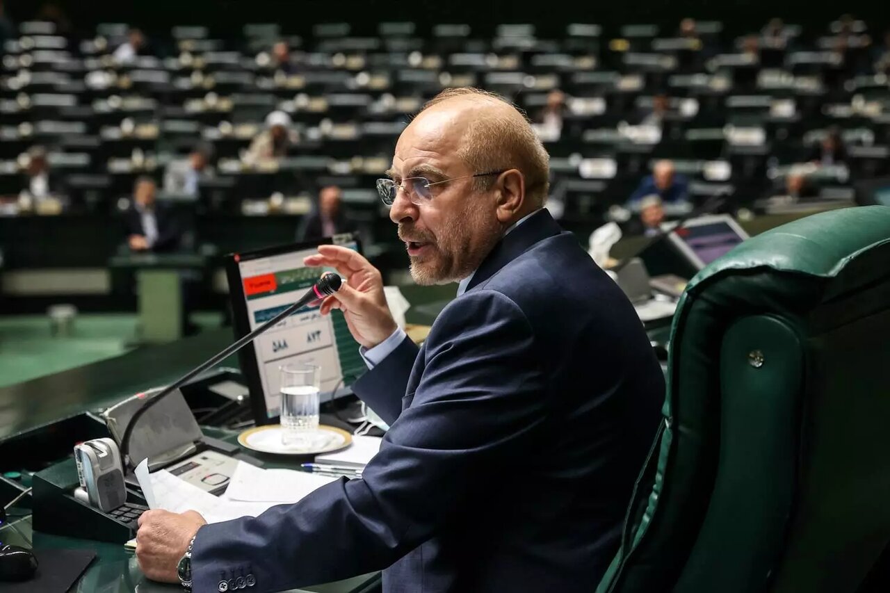 انتقاد یک نماینده مجلس از دو مرحله ای شدن بررسی لایحه بودجه /قالیباف: طرحی برای اجرای لایحه بودجه در سال آینده تدوین می‌شود