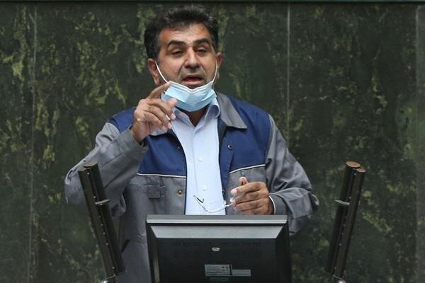  رئیس فراکسیون کارگری مجلس: نظر وزیر کار این است که تعیین حداقل حقوق و دستمزد کارگران به مجلس واگذار شود