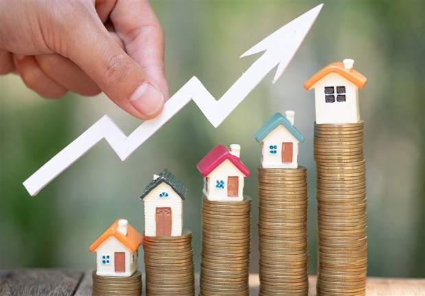  اگر فقط در یک درصد زمین های ایران مسکن بسازیم، هر ایرانی 196متر می گیرد! / 40درصد سرمایه کشور توسط بانک ها و عده ای در مسکن دپو شده / بدترین وام های جهان در ایران است