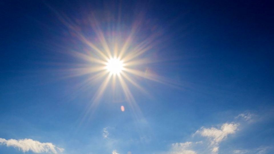  وزارت بهداشت: از ساعات ۱۱ تا ۱۵ در معرض نور خورشید قرار نگیرید