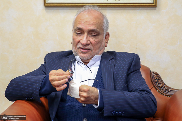  حسین مرعشی: مردم دارند هزینه یکی از قدرتمندترین نظام‌های سیاسی را پرداخت می‌کنند بدون اینکه از مواهب آن استفاده کنند