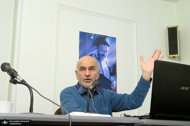  مومنی: بحران سرمایه گذاری در ایران، چهار ساله شد! ابوجعفری: ژاپن، مالیات گرفتن را از زمین شروع کرد نه از درآمد! / می دانید ژاپنی ها با سپرده های تامین اجتماعی چه می کنند؟