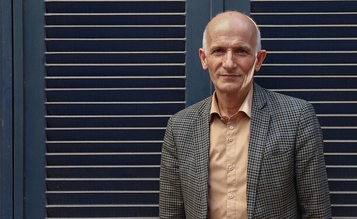  مقصود فراستخواه: «تمامیت خواهی» یعنی مردم‌ با ماسک‌هایی که برای‌ آنها در نظر گرفته شده زندگی کنند/ جامعه می‌خواهد نقش‌ خودش را به آینده خودش بزند/ گاهی انتظاراتی از جامعه داریم که در دوره قاجار هم‌ نبود