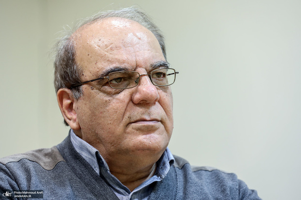  عباس عبدی: قانون باید مبتنی بر خواست عمومی باشد/ گزارش حجاب زیرنظر سید محمد خاتمی یک الگو برای همه نیروهای سیاسی و حکومت است/ این گزارش ظرفیت تبدیل شدن به پایه‌ای برای یک گفتمان را دارد