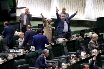 موافقت مجلس با دو طرح مهم؛ از تمدید قانون برنامه ششم تا مسکوت مانندن طرح افزایش تعداد نمایندگان