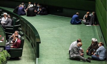 جلالی: طرح شفافیت شبیه شیر بی بال و کوپال است /باقری: چرا هیئت رئیسه شامل شفافیت نیست؟/ شفافیتِ نصفه و نیمه در مجلس /مقصران شکست طرح شفافیت چه کسانی هستند؟