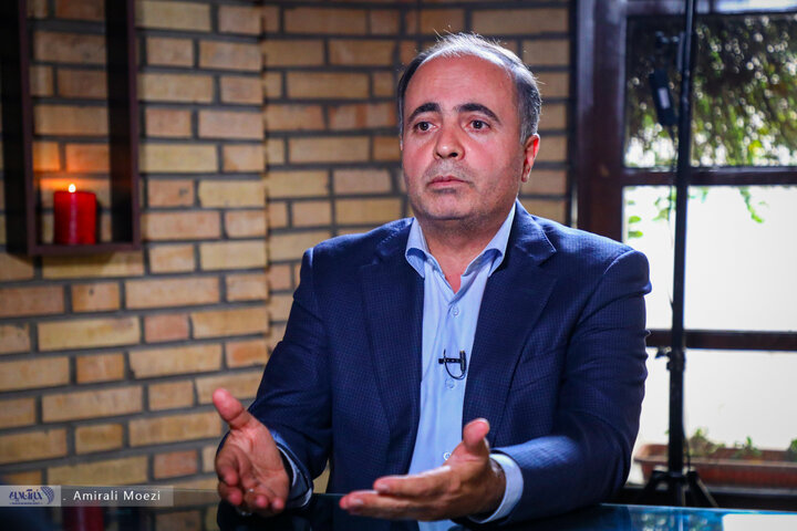  نوری قزلجه: فیلترینگ روی اعصاب مردم راه می‌رود /منتقدانِ سایبری روحانی در دولت رئیسی استخدام شده‌اند /قالیباف از قدرت طلبی بدش نمی‌آید