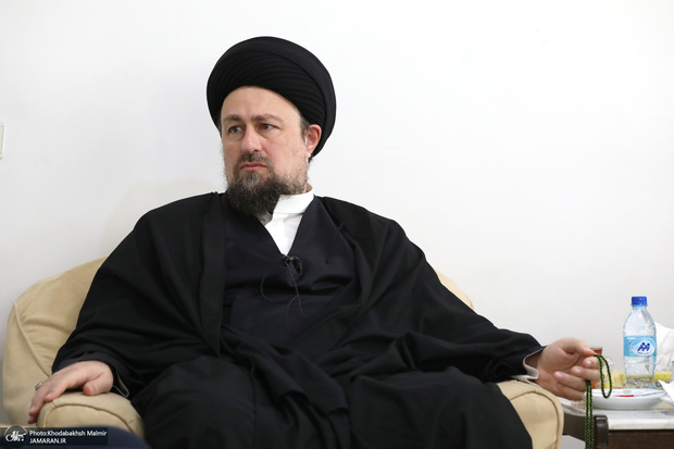 سیدحسن خمینی: وقتی جامعه دچار مشکلات اقتصادی و معیشتی است، بحث از اندیشه سیاسی بیهوده است/ یک راه بیشتر نیست و آن آشتی با مردم است